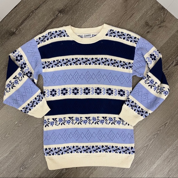 Vintage 90’s Fair Isle Striped Open-Knit Blue & Cream Sweater with Crew Neckline - Picture 12 of 12